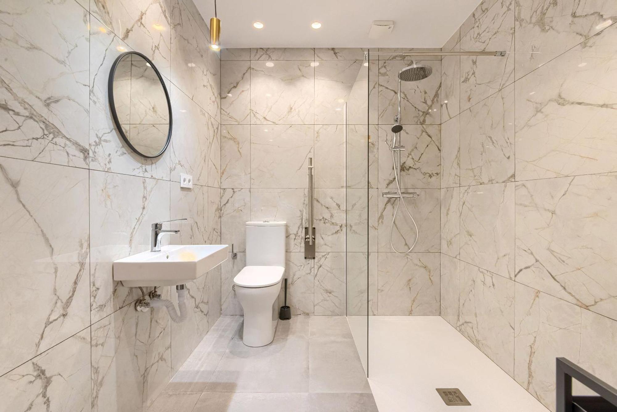 Apartamentos Basarrate Self Check In Bilbao Luaran gambar