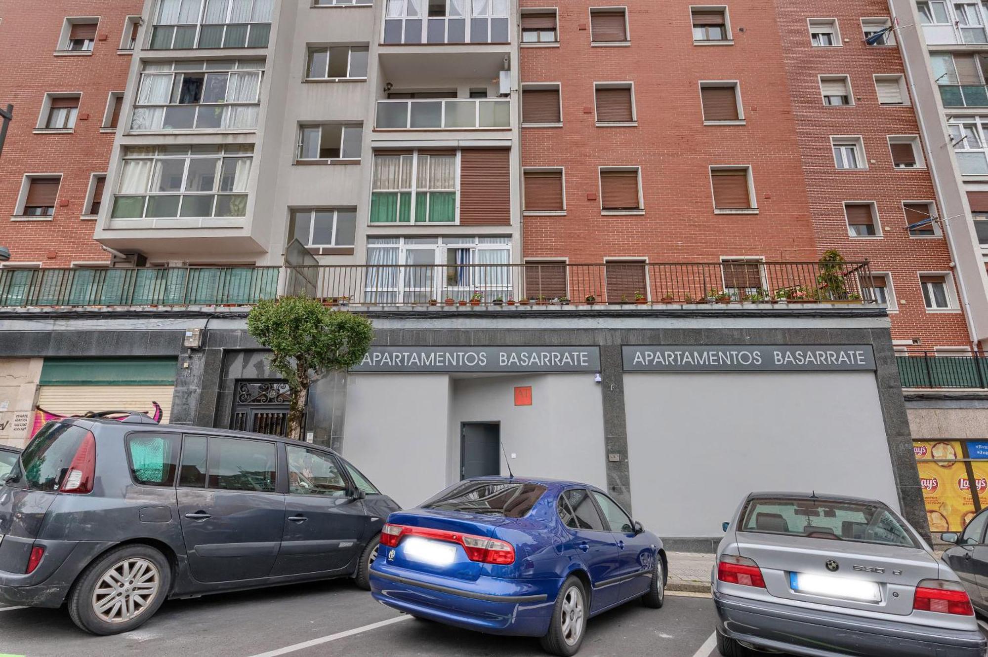 Apartamentos Basarrate Self Check In Bilbao Luaran gambar