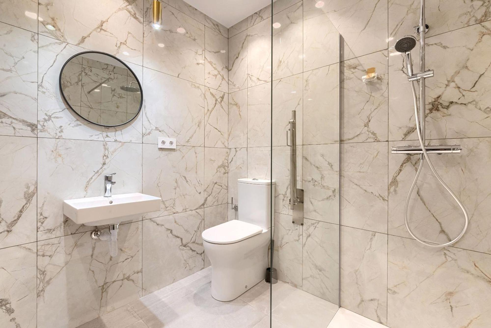 Apartamentos Basarrate Self Check In Bilbao Luaran gambar
